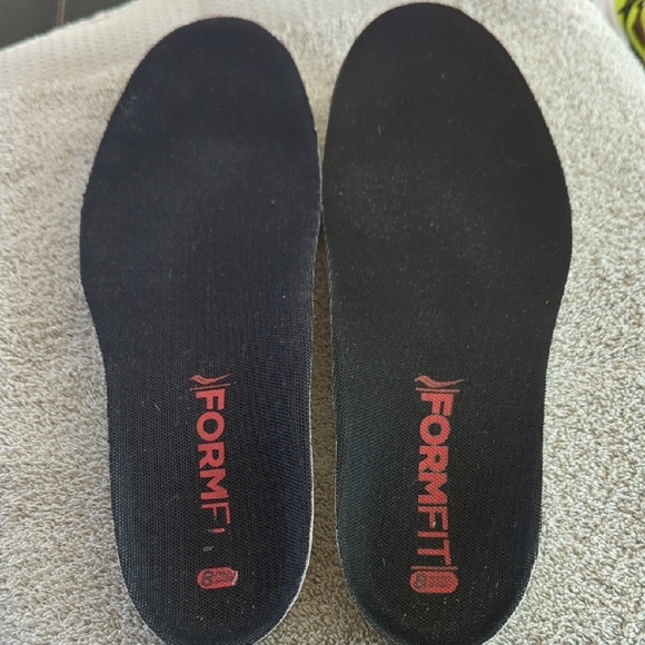 Saucony Men's Size 10 Neon Yellow Running Shoes Awesome Shape!!!! - Picture 11 of 15